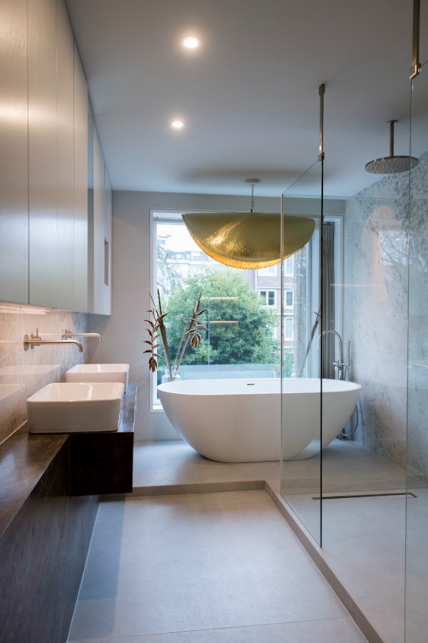 Lasut en Braun modern chic badkamer