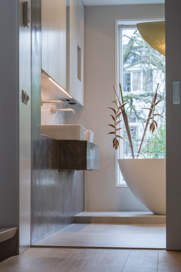 Lasut en Braun modern chic badkamer