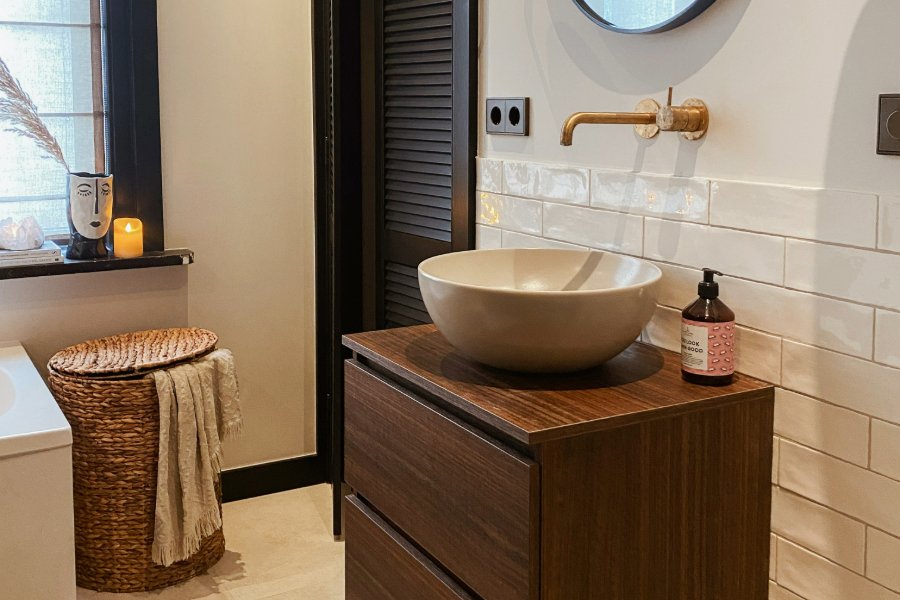 binnenkijken klassieke badkamer Maria Elena