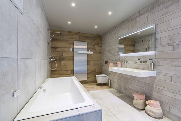 Complete badkamer, landelijk grijs