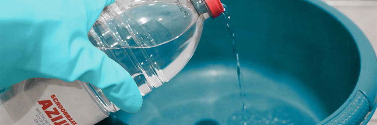 Nettoyer la moisissure dans la salle de bains 