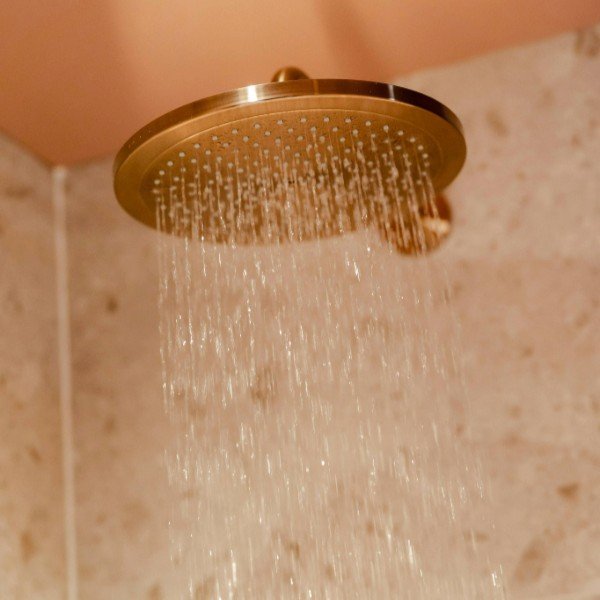 Pommeau de douche cuivré