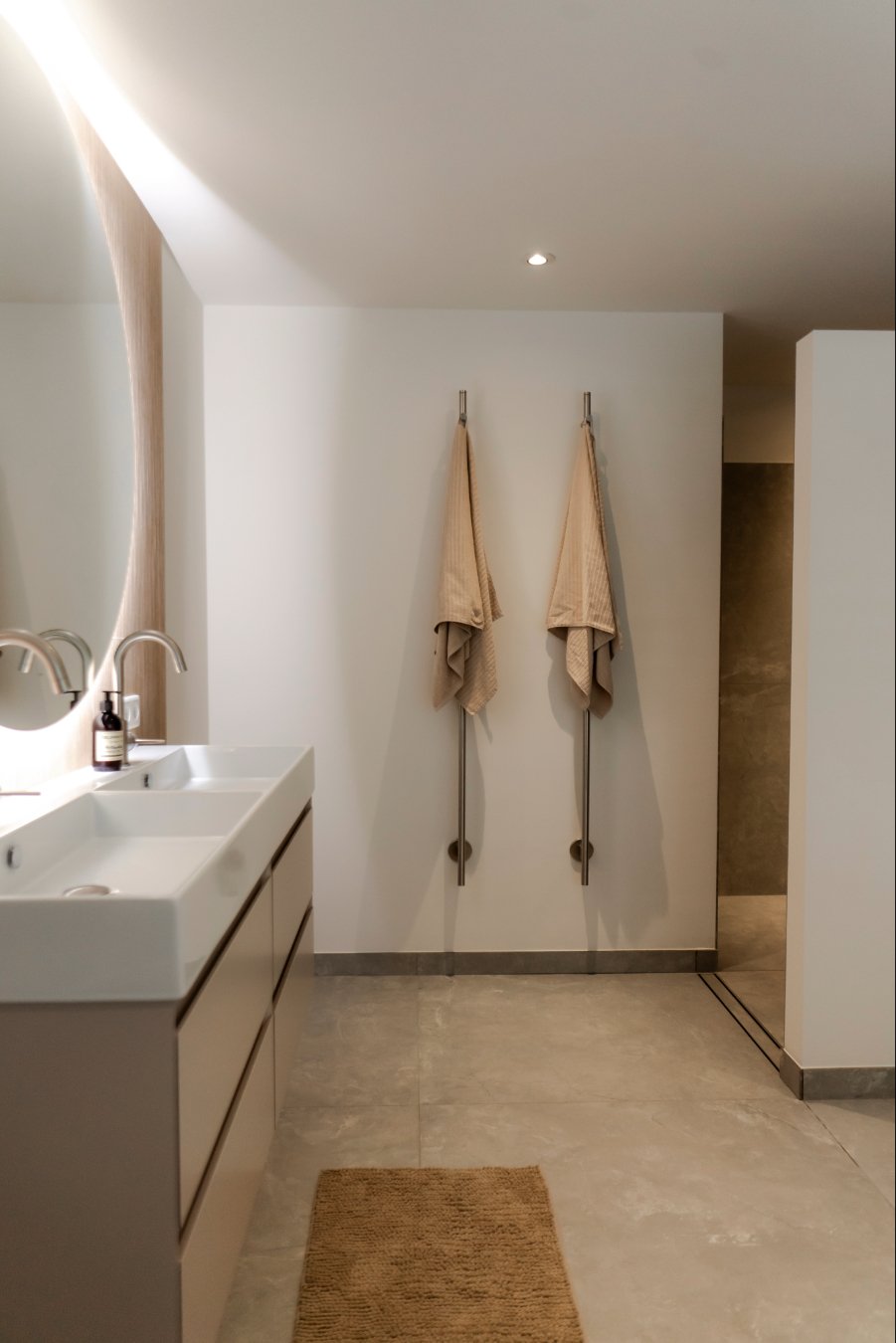 binnenkijken klassieke badkamer Maria Elena