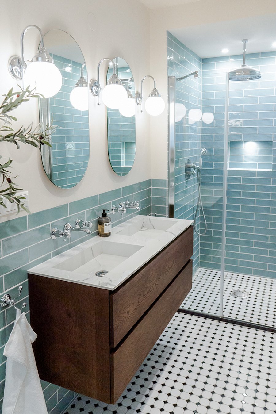 binnenkijken klassieke badkamer Vita Boers