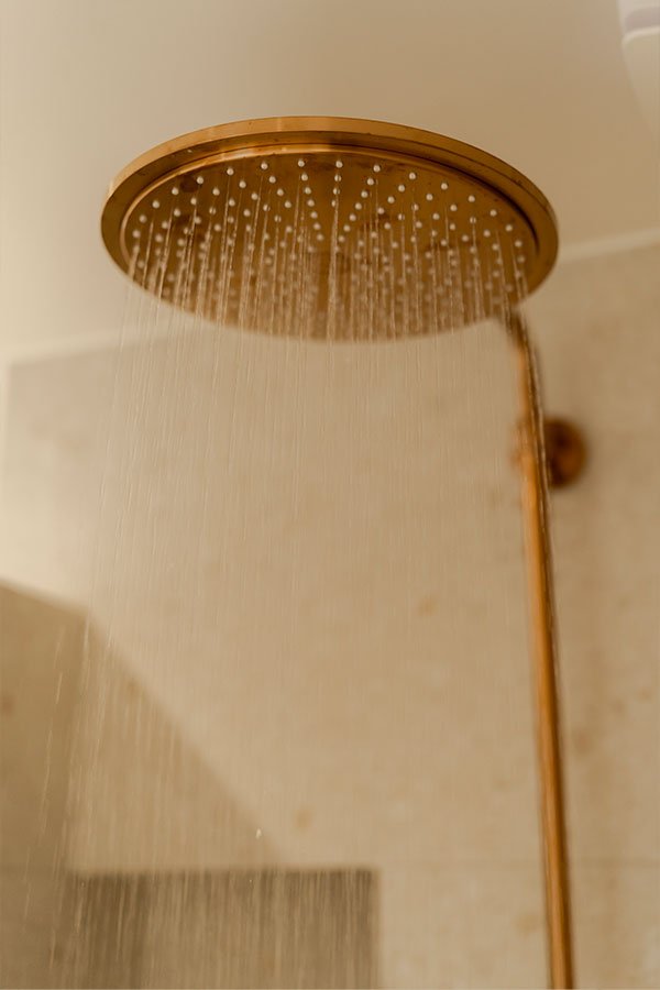 Moderne koperen douche Caroline