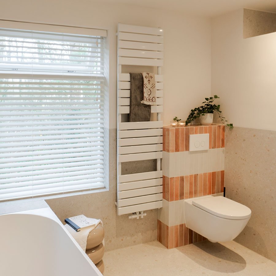 Moderne badkamer met strepen Caroline