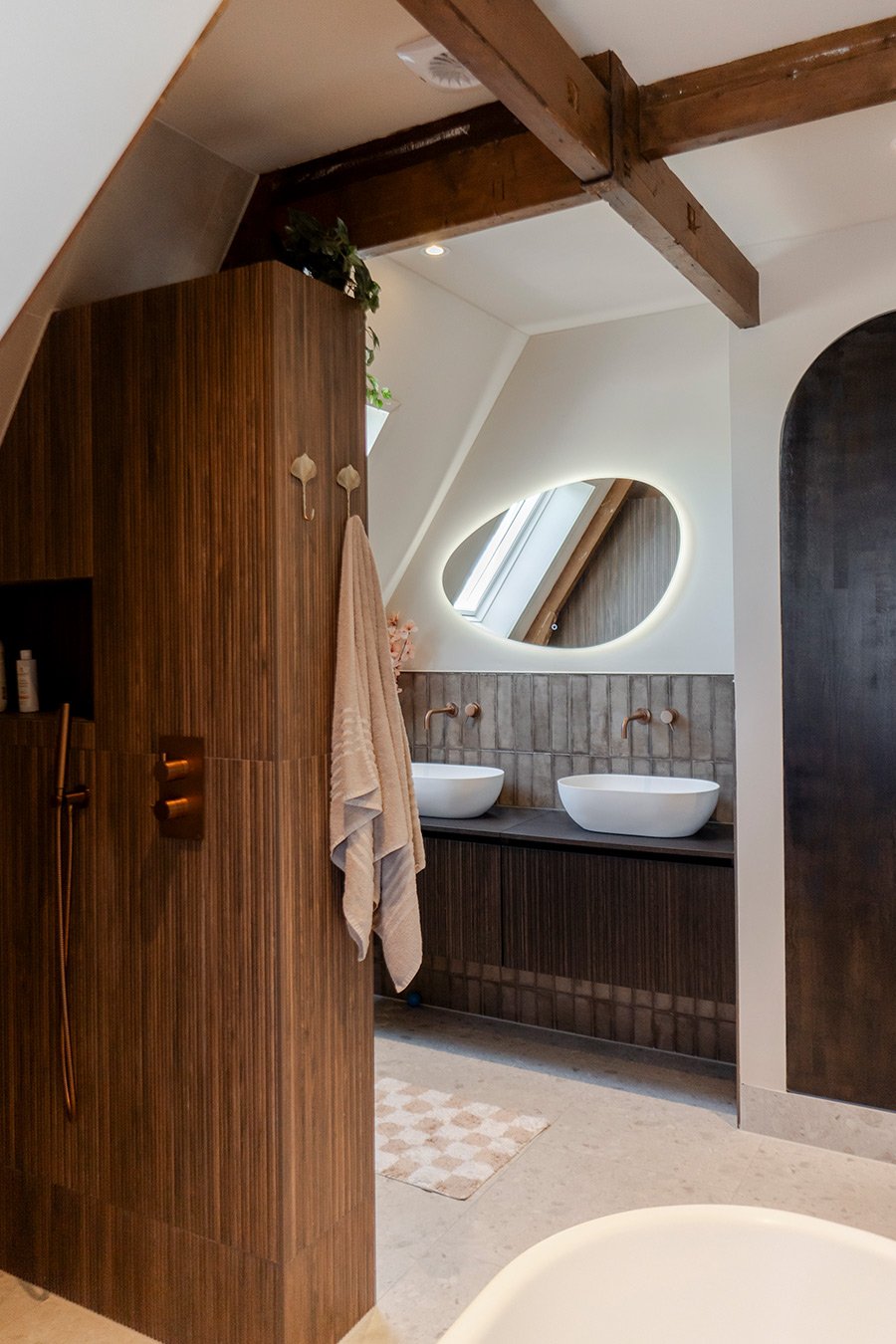 Moderne badkamer Celine en Roy