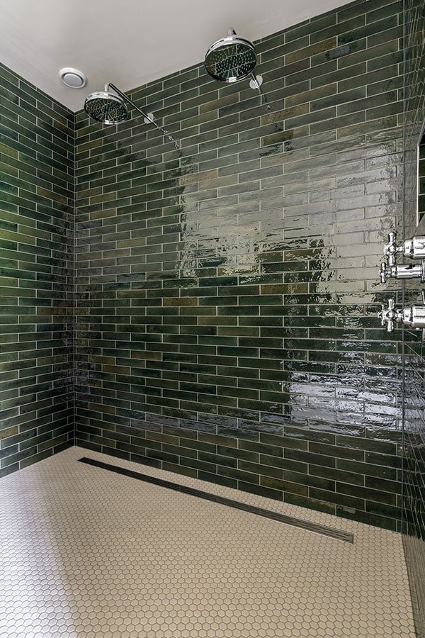 Wylde Woonboerderij klassieke badkamer douche