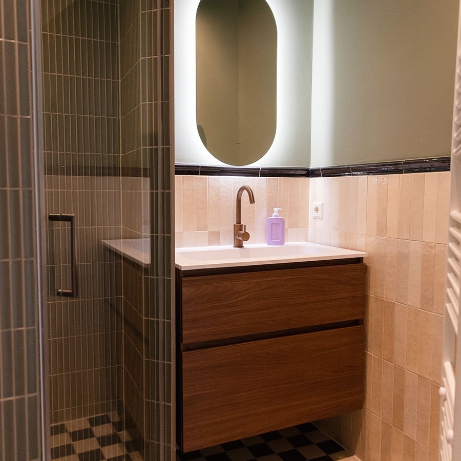 Hotel chique kleine badkamer