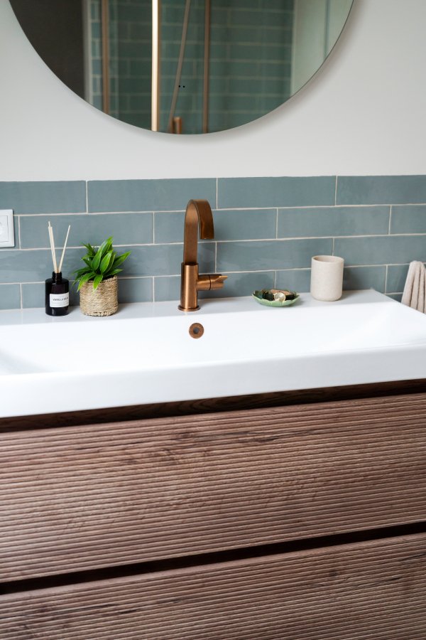 Badmeubel koperen kranen badkamer Jorien en Roel