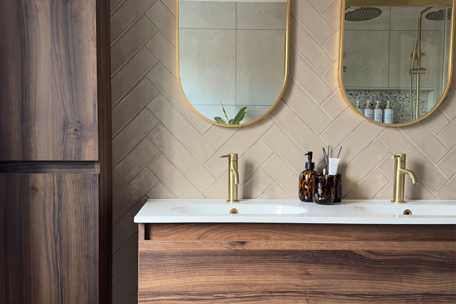 Wastafelmeubel met ingebouwde wastafel