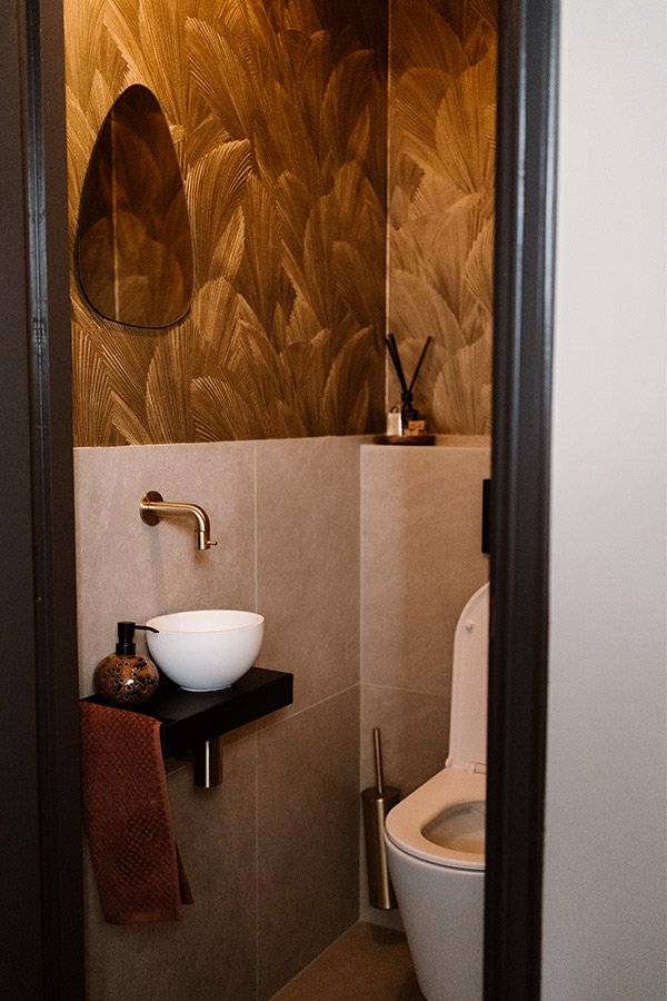 Gouden toiletruimte