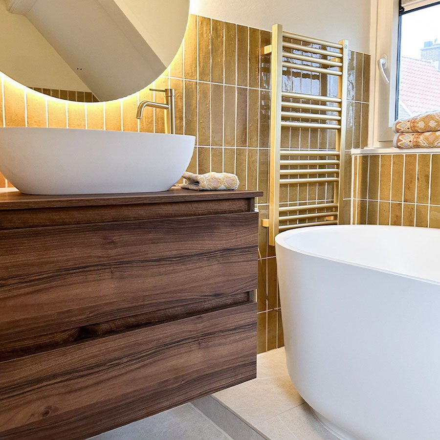 GELE LUXE BADKAMER