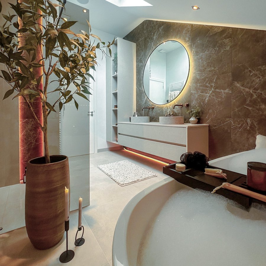LUXE GROTE BADKAMER