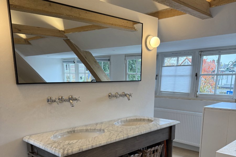 binnenkijken klassieke badkamer Maria Elena