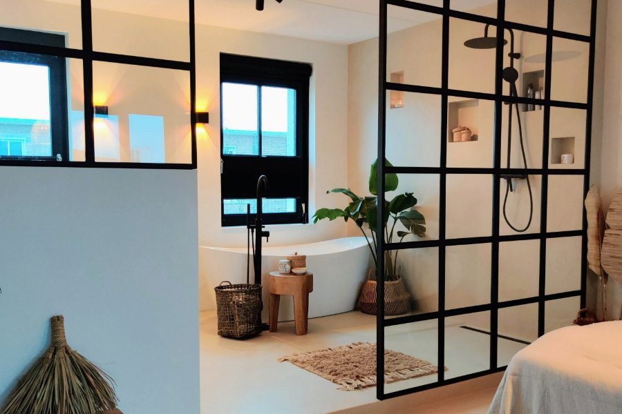 binnenkijken klassieke badkamer Maria Elena