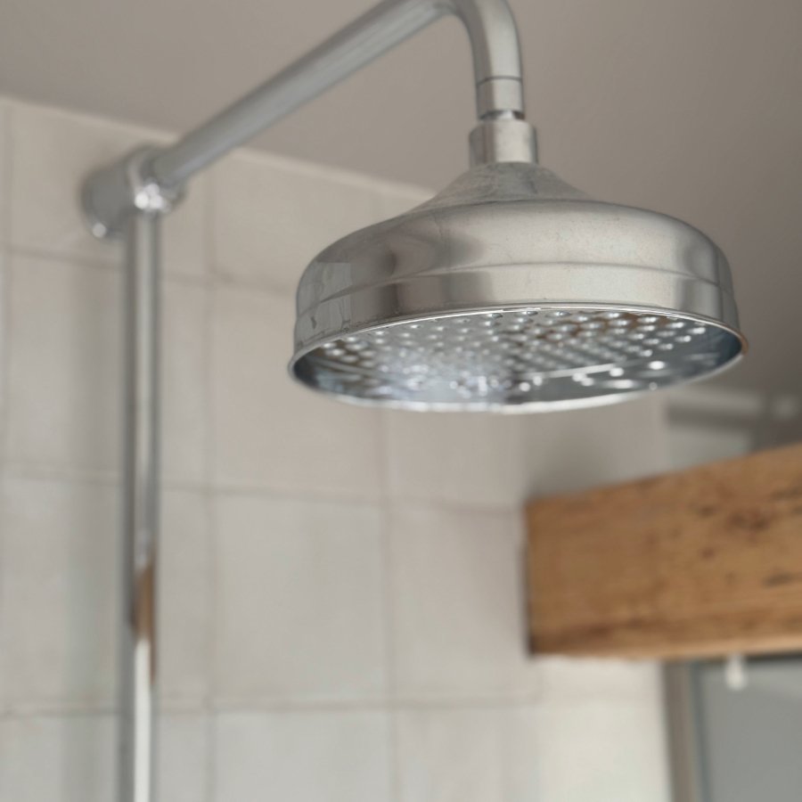 Mitigeur de douche apparent au style classique