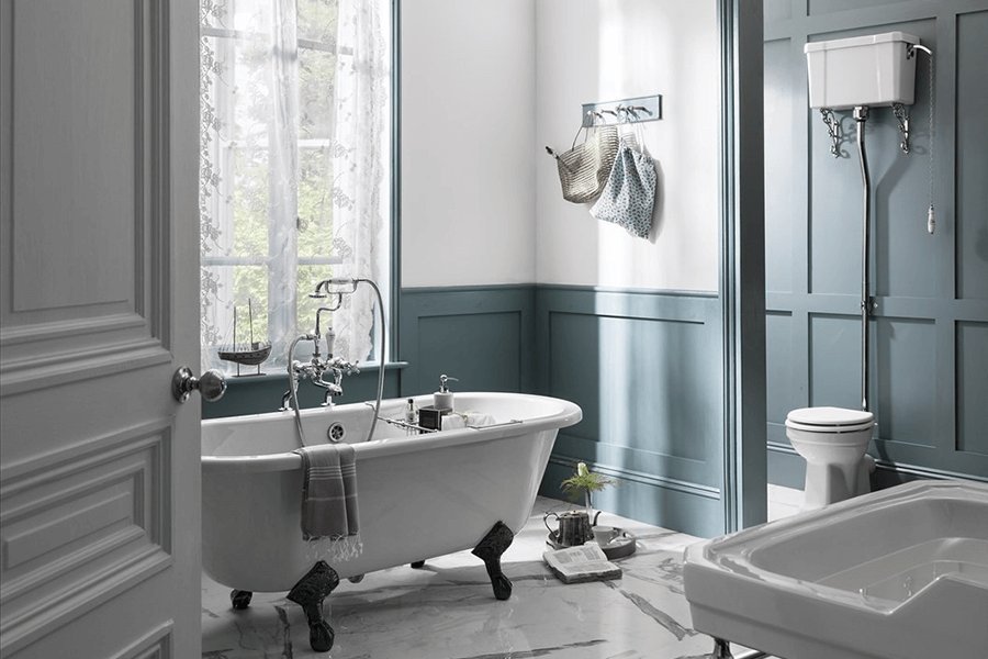 badkamer modern tijdloos grijstinten stijl chroom rvs