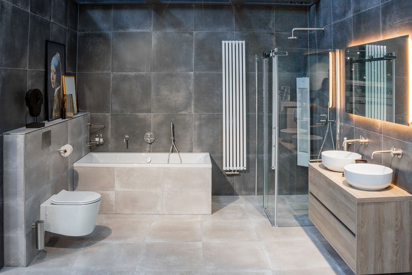 badkamer modern tijdloos grijstinten stijl chroom rvs