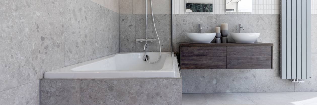 Salle de bains grise