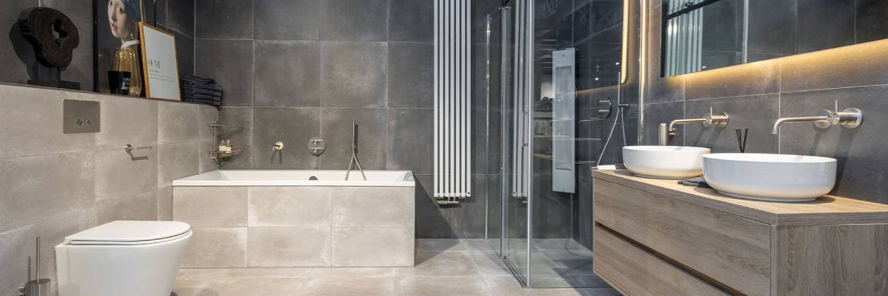 Salle de bains grise