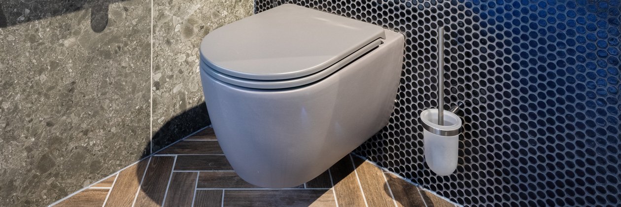 Espace toilettes gris