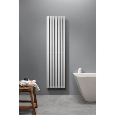 Royal plaza Lecco radiator 47x180cm 1163watt mat wit SHOWROOMMODEL