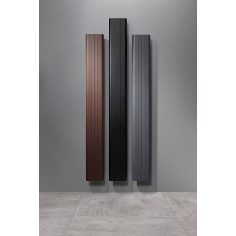 Royal plaza Mantua designradiator 22,5x180cm 723watt mat zwart Showroommodel SHOW23384