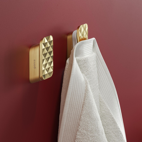 Geesa Shift Handdoekhaak medium met diamantpatroon Goud geborsteld SHOWROOMMODEL SHOW26638