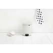 Brabantia Newlcon Poubelle à pédale 5L Avec seau intérieur synthétique Blanc SW237254