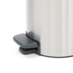 Brabantia NewIcon Poubelle à pédale - 3 litres - seau intérieur en plastique - acier mat résistant aux empreintes digitales SW237253