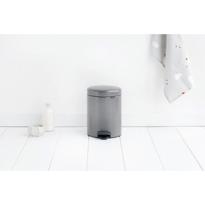 Brabantia NewIcon Poubelle à pédale - 5 litres - seau intérieur en plastique - platine