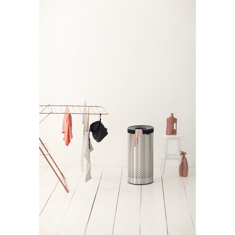 Brabantia Panier à linge 35L Selector avec couvercle synthétique dark grey et sac à linge amovible Matt Steel SW237299