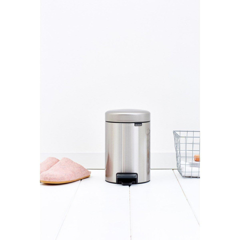 Brabantia Newlcon Poubelle à pédale 3L Avec seau intérieur synthétique Matt Steel Fingerprint Proof SW237253