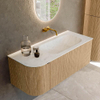 MONDIAZ KURVE-DLUX Meuble de salle de bains 115 cm avec module 25 L couleur Oak avec 1 tiroir et 1 porte. Lavabo BIG SMALL à droite sans trou de robinet couleur Opalo. SW1137533