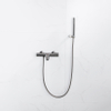 Fortifura Calvi Thermostatische badkraan - met staafhanddouche handdouchehouder en - metalen doucheslang - PVD - geborsteld gunmetal (antraciet) SW811970