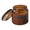 Wellmark Bougie parfumée Verre brun Bouchon laiton Bois de CèdreTexte LET'S GET COZY SW454583