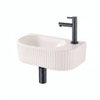 QeramiQ Fuente Fontein - 40x22x12cm - ribbel - halfrond - fonteinkraangat rechts - keramiek - fonteinkraan mat zwart - verlaagd sifon - afvoerplug - linnen SW1583217