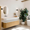 MONDIAZ THOR 170cm meuble de salle de bains arrondi gauche + droite couleur Oak avec 1 tiroir et 2 portes. Vasque suspendue CLOUD gauche sans trou de robinet couleur Talc. SW1465398
