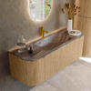 MONDIAZ KURVE-DLUX Meuble de salle de bains 130cm arrondi Gauche + Droite couleur Chêne avec 1 tiroir et 2 portes. Lavabo BIG SMALL Central 1 trou de robinet Oza. SW1432629