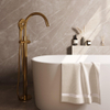 BRAUER Stripe Mitigeur de baignoire sur pied - SET 02 - douchette à main 3 positions - flexible de douche - or brossé PVD SW1434808