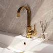 Brauer Gold Carving Robinet lavabo rehaussé avec bec rotatif plat Modèle A - Levier Carving Or brossé PVD SW715490