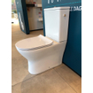 GO by Van Marcke Tina PACK staand toilet zonder spoelrand met reservoir met Geberit spoelmechanisme met dunne softclose en takeoff zitting wit SHOWROOMMODEL SHOW26082