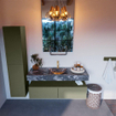 Mondiaz ALAN-DLUX Ensemble de meuble - 130cm - meuble Army mat - 2 tiroirs - Lavabo Cloud Lava suspendu - vasque Centre - 1 trou de robinet SW808407
