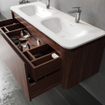 Saniclass Terra Ensemble meuble de salle de bain - 120x42x45,5 cm - lavabo en surface solide blanc mat - 2 vasques - 2 trous de robinet - 2 tiroirs - Châtaignier (noyer) SW1447035
