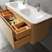Saniclass Terra Ensemble meuble de salle de bain - 120x42x45,5 cm - lavabo en surface solide blanc mat - 2 vasques - 2 trous de robinet - 2 tiroirs - Sandwood (chêne clair) SW1447034