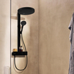 Hansgrohe Rainfinity showerpipe 360 1jet avec tablette de douche 350 mat noir mat SW918136