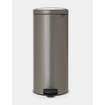 Brabantia NewIcon Poubelle à pédale - 30 litres - seau intérieur en plastique - platinum SW722323