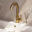 Brauer Gold Carving Robinet lavabo rehaussé avec bec rotatif rond Modèle A - Levier Carving Or brossé PVD SW715484