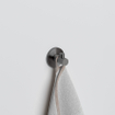 Clou Kaldur enkele haak gunmetal geborsteld PVD SW917351